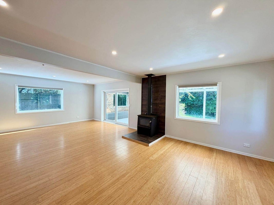 19 Wyoming Avenue, Murrays Bay, Auckland - Carousel 1