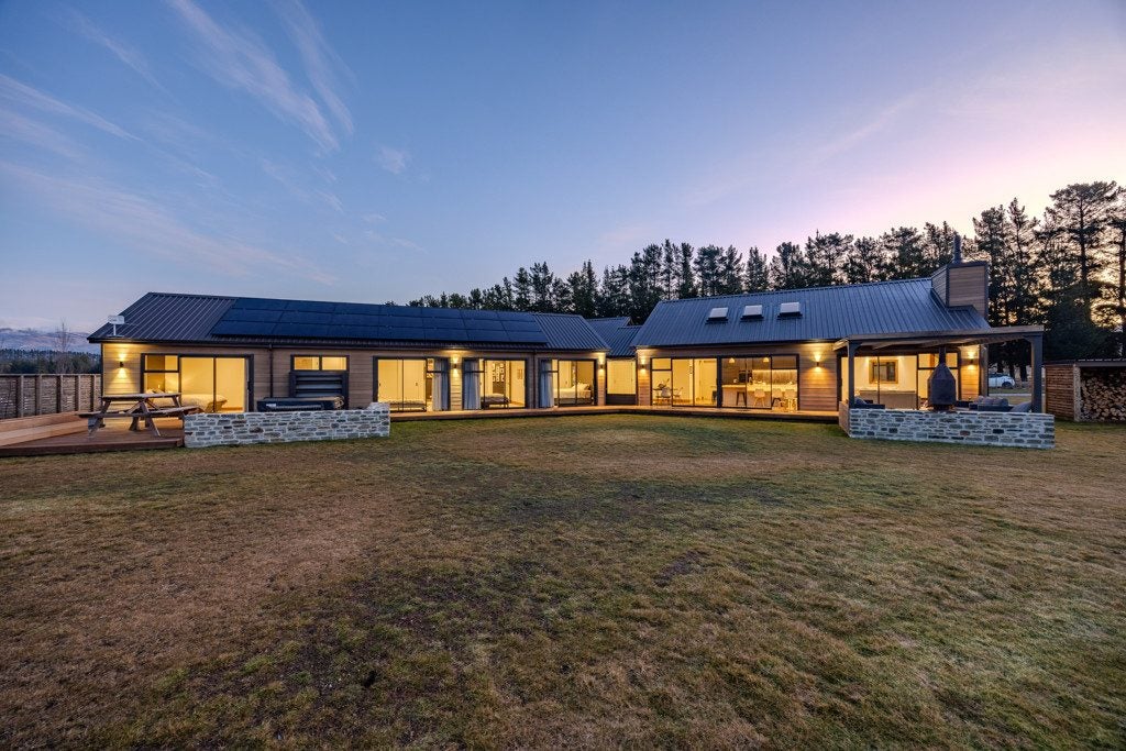 33 Seven Lane, Albert Town, Wanaka - Carousel 1