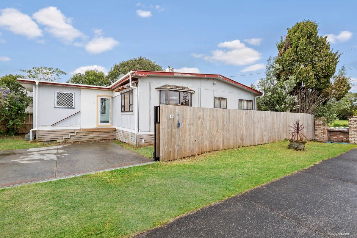 11 Springs Road, Parakai, Helensville - Carousel 1