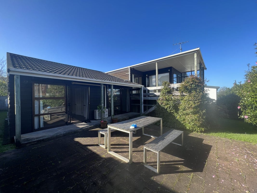 1/26 East Coast Road, Milford, Auckland - Carousel 1