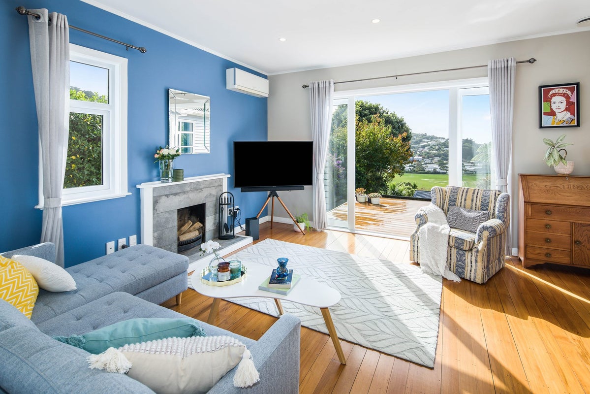 7 Terawhiti Terrace, Karori, Wellington - Carousel 1