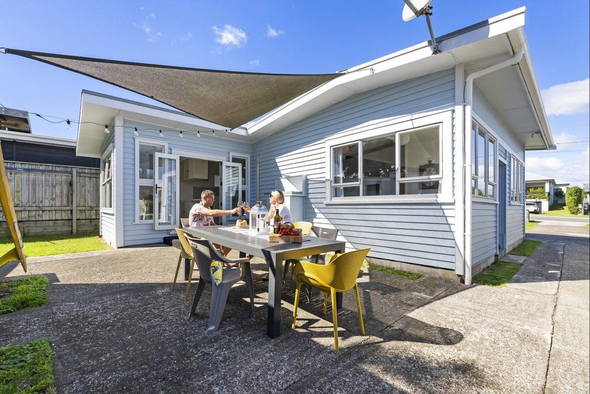 9 Grove Avenue, Mount Maunganui, Mount Maunganui - Carousel 2