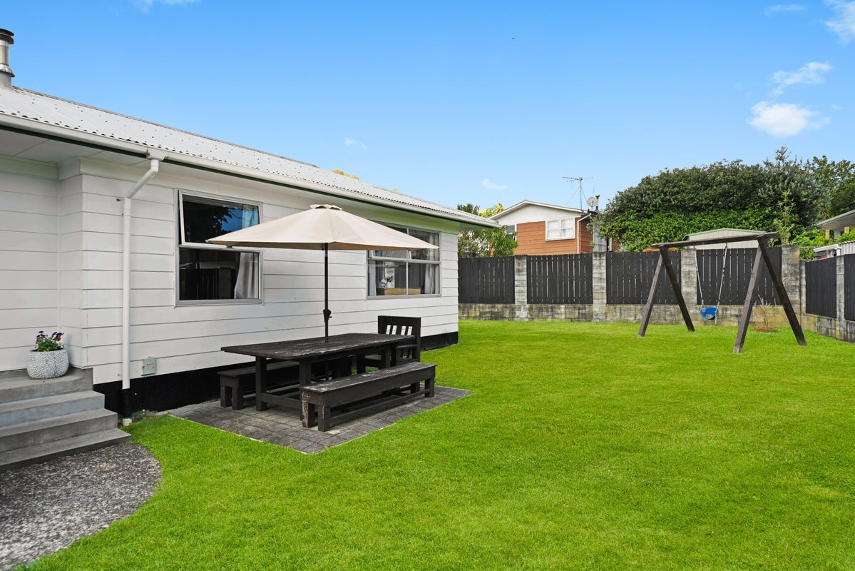 7 Norfolk Place, Pukete, Hamilton - Carousel 2