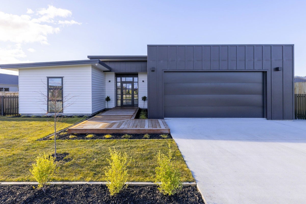 41 Maunganamu Drive, WHAREWAKA, TAUPO - Carousel 1