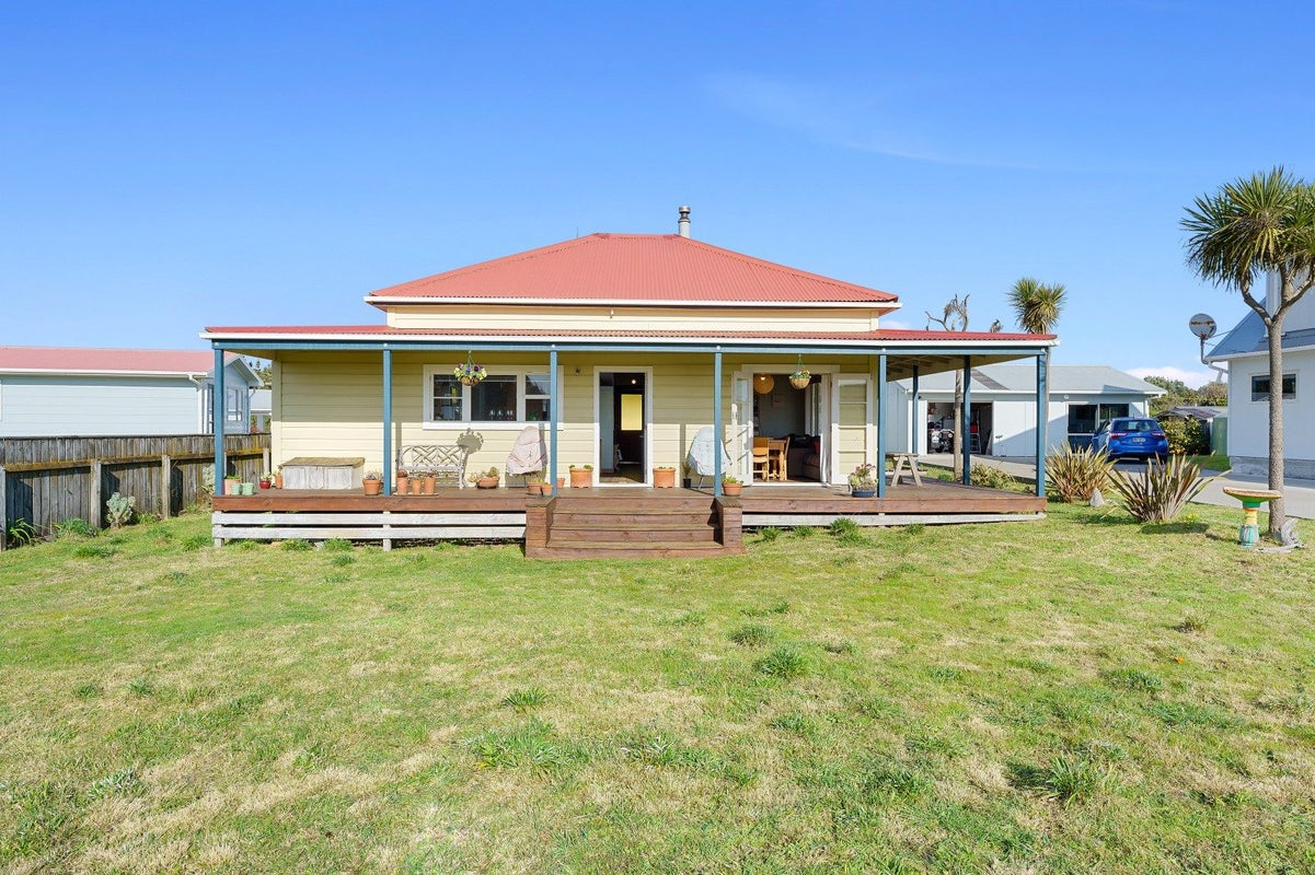 34 Manga-Pirau Street, WAIKAWA BEACH, MANAKAU - Carousel 1