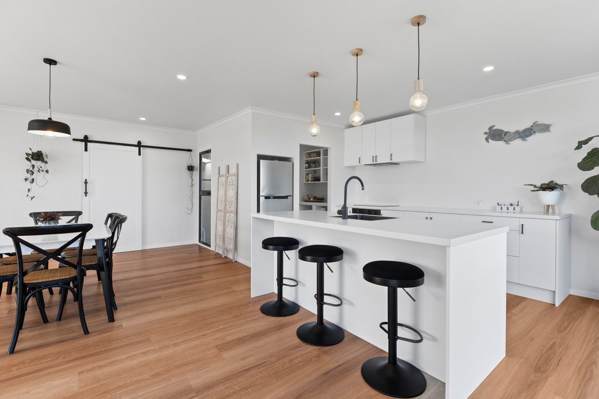 3 Sole Avenue, Bell Block, New Plymouth - Carousel 2