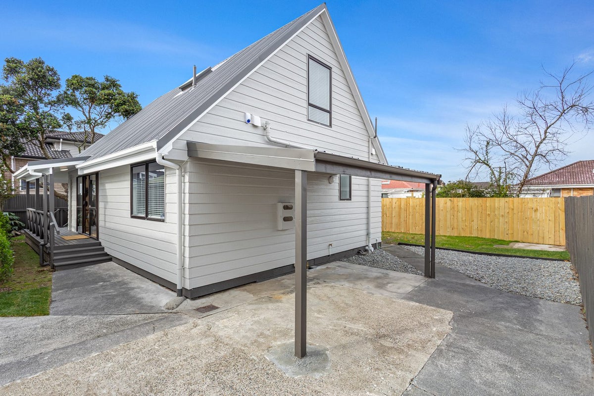 9B Sunnyside Crescent, Papatoetoe, Auckland - Carousel 1