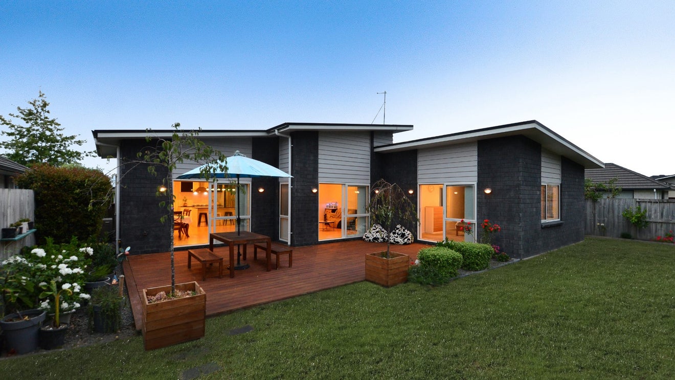 120 Cumberland Drive, Flagstaff, Hamilton - Carousel 1