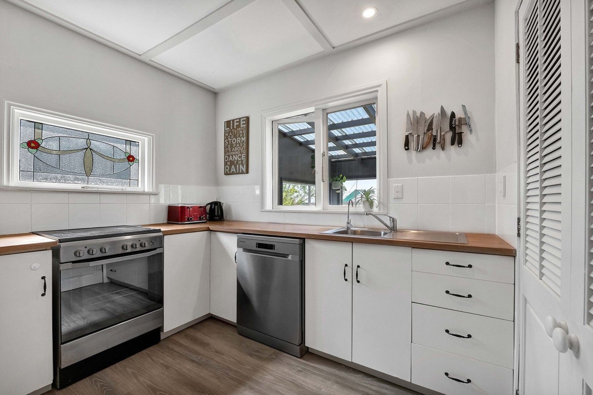 263A Huatoki Street, Upper Vogeltown, New Plymouth - Carousel 2