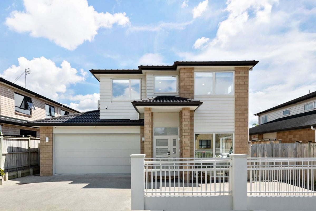 25 Rohi Place, Flat Bush, Auckland - Carousel 2