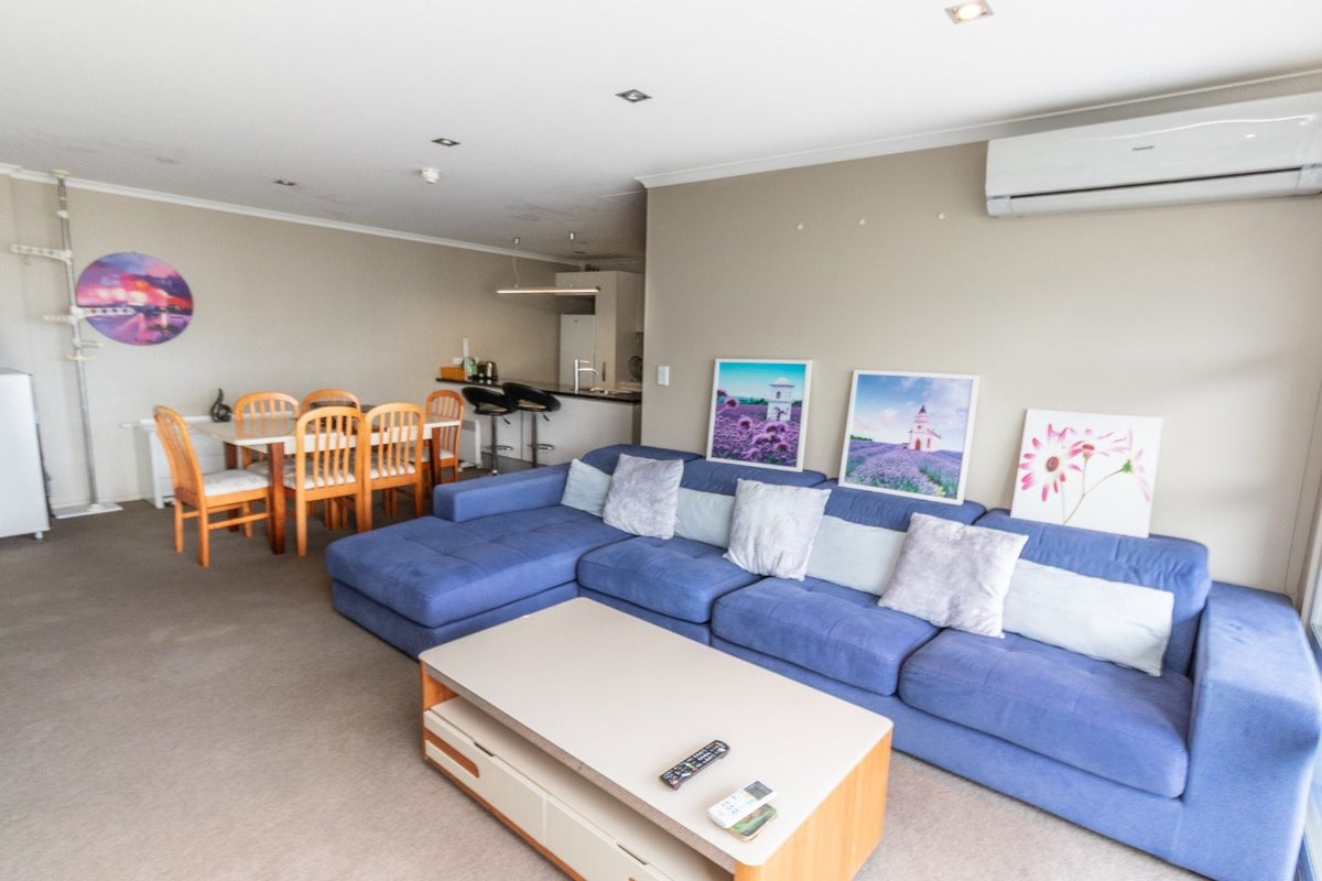 9E/39 Taranaki Street, Te Aro, Wellington - Carousel 2
