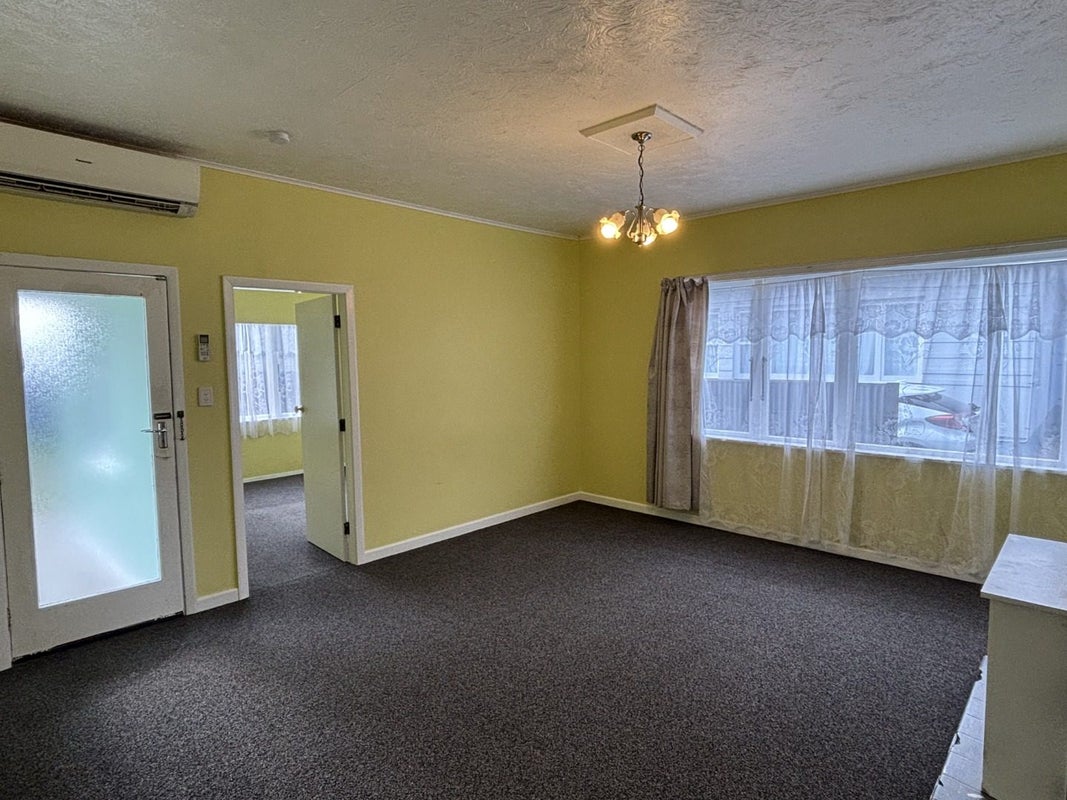 15 Roberts Street, Epuni, Lower Hutt - Carousel 2