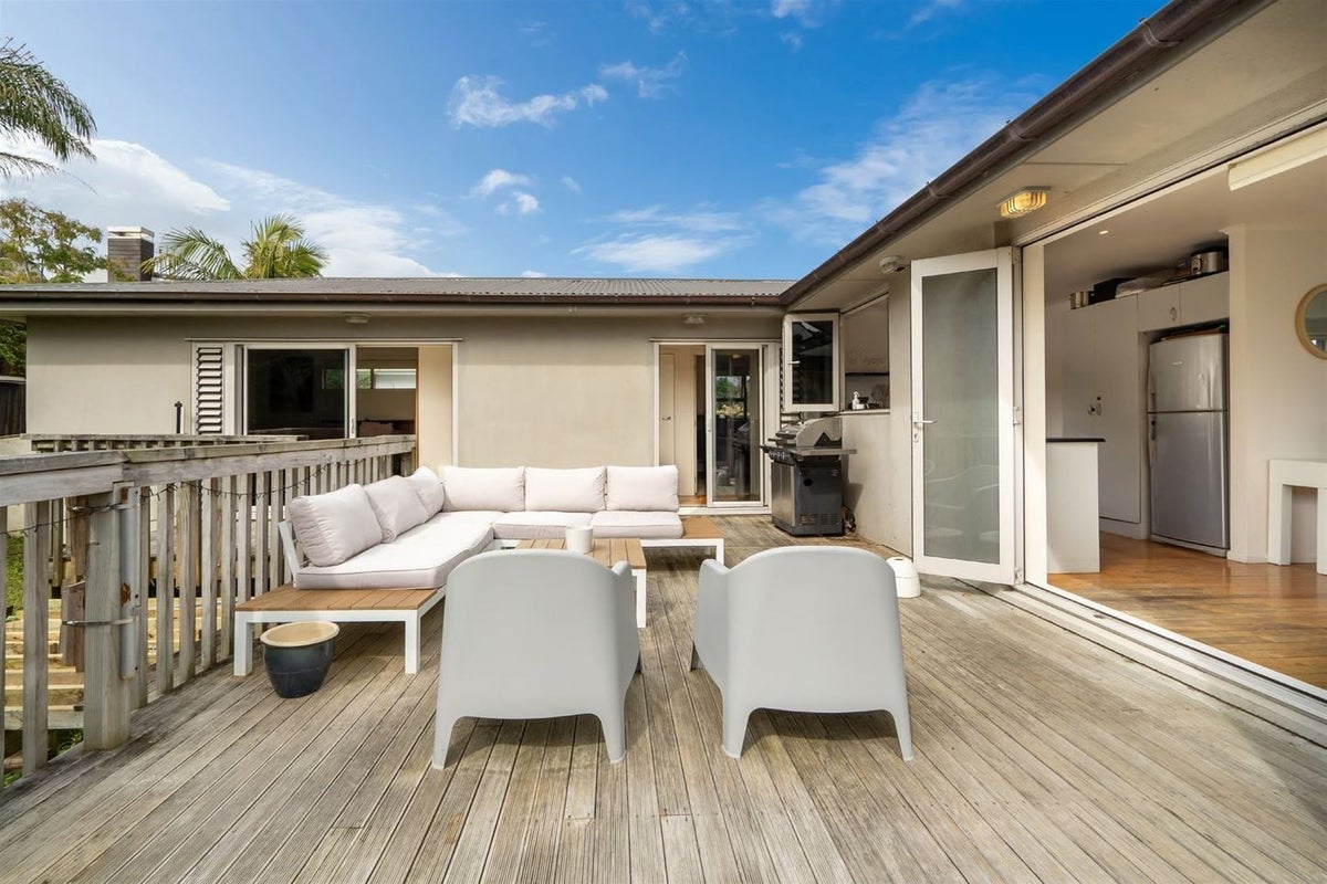 1 Selwyn Crescent, Forrest Hill, Auckland - Carousel 12
