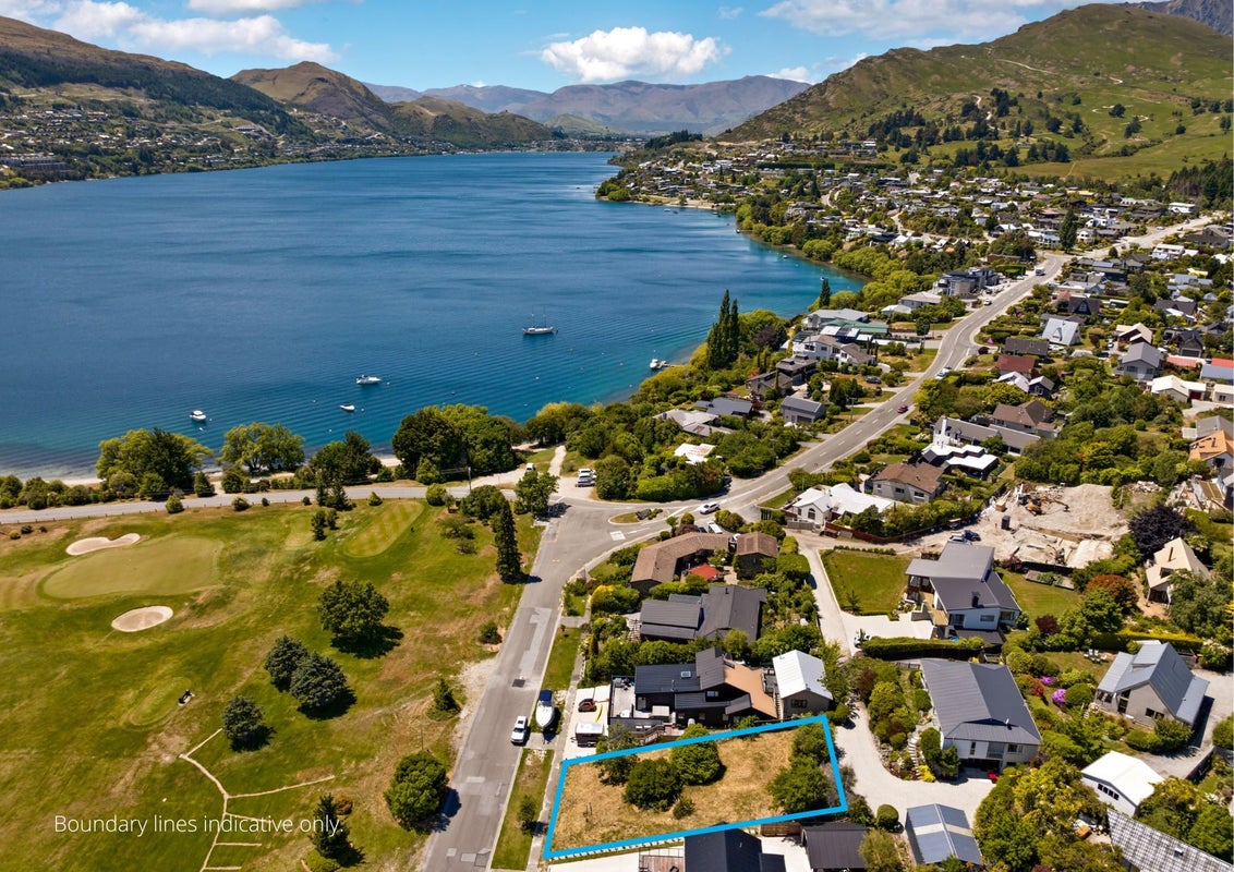 8 Grove Lane, Kelvin Heights, Queenstown - Carousel 1