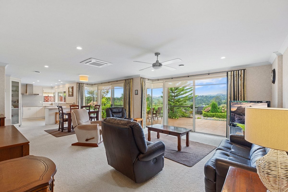32 Kereru Place, Pyes Pa, Tauranga - Carousel 2