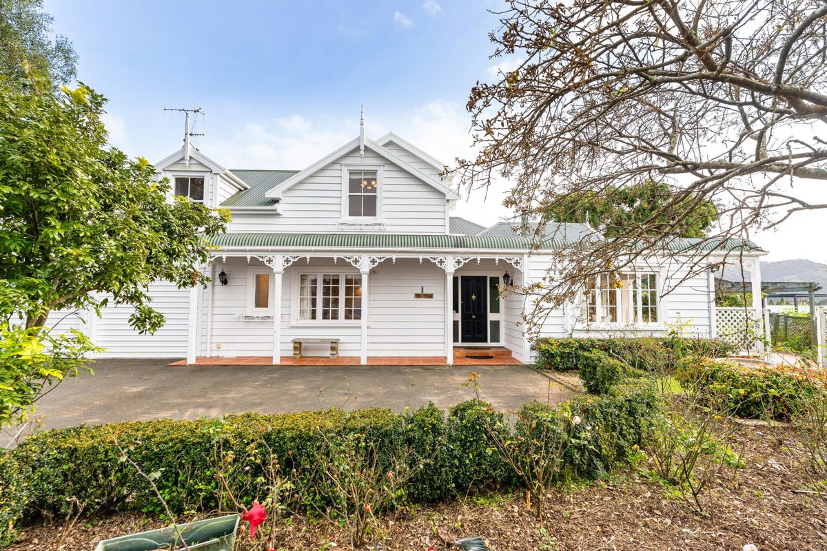 11 Kowhai Park Road, Maunu, Whangarei - Carousel 1