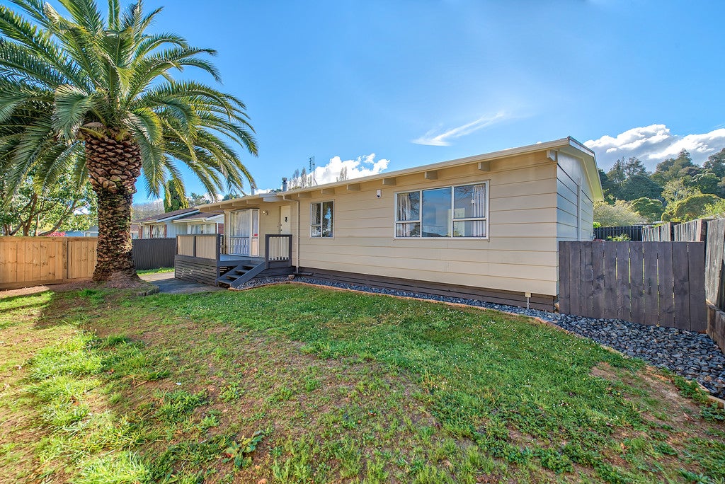 30 Redcrest Avenue, Red Hill, Papakura - Carousel 2