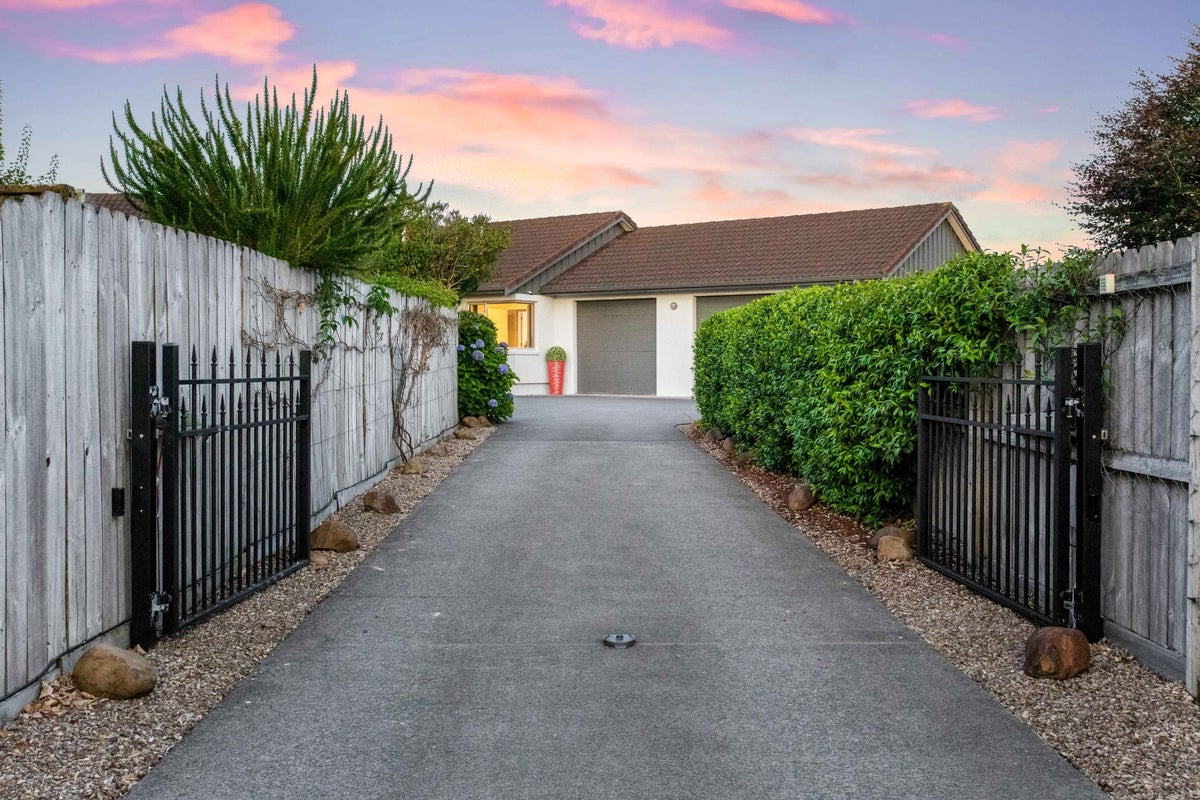 5 Moss Crescent, Takanini, Auckland - Carousel 2