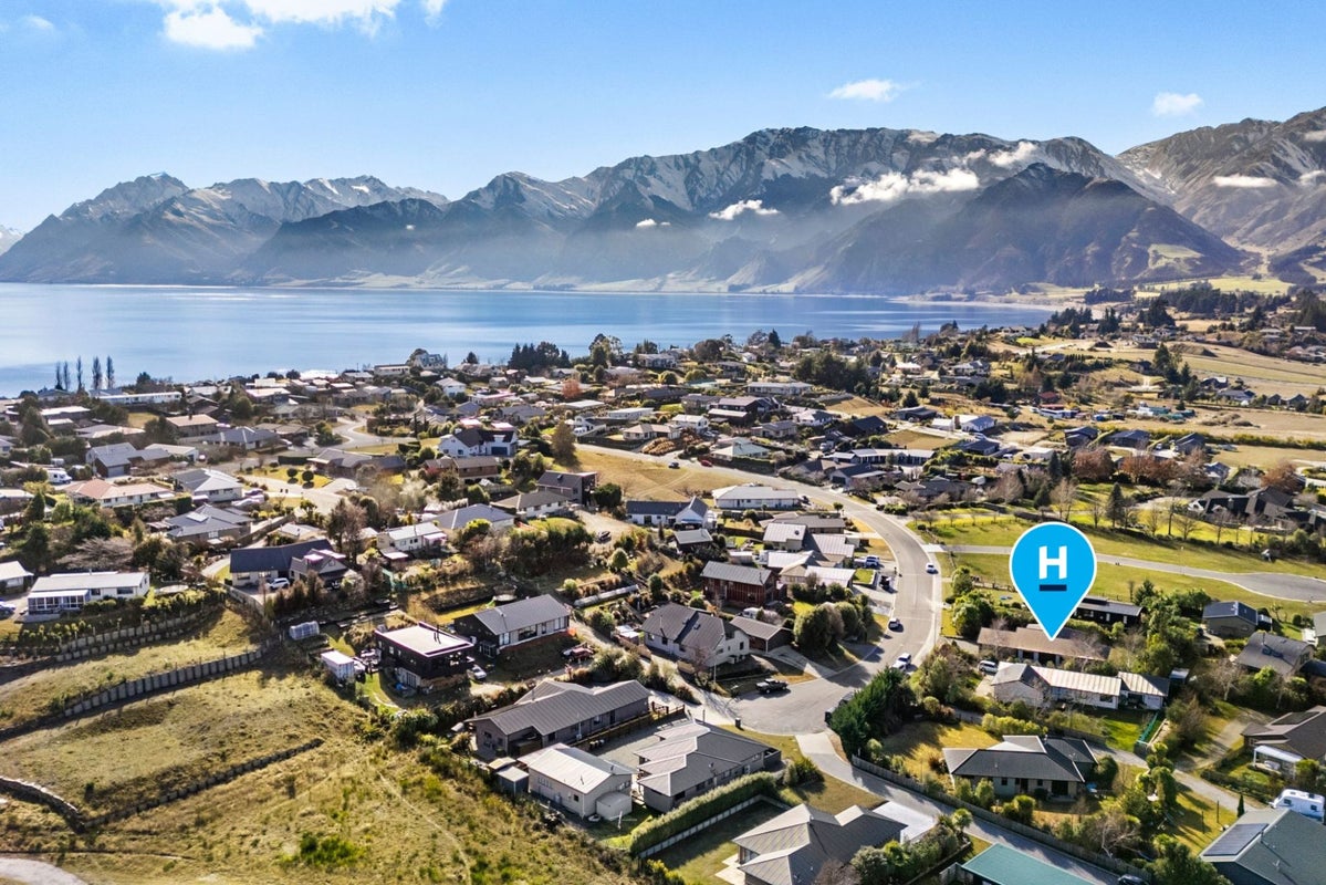82 Nichol Street, Wanaka - Carousel 21