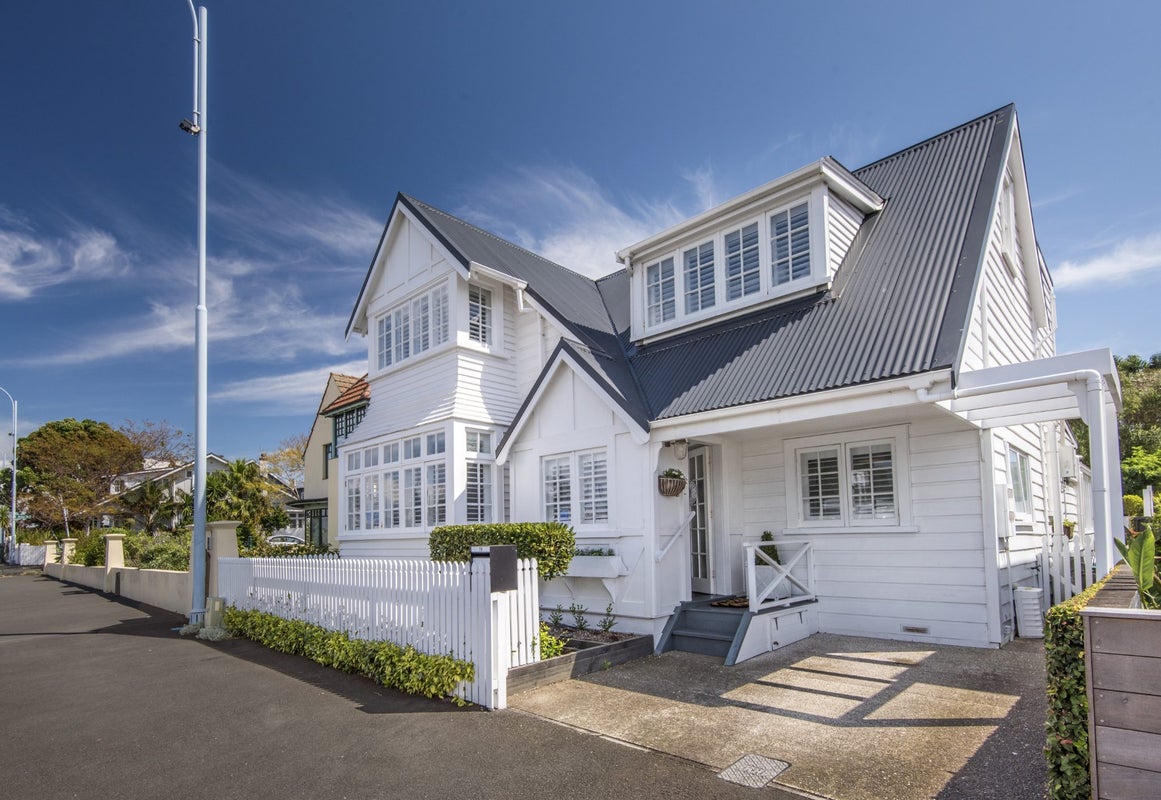 10 Queens Parade, Devonport, Auckland - Carousel 1