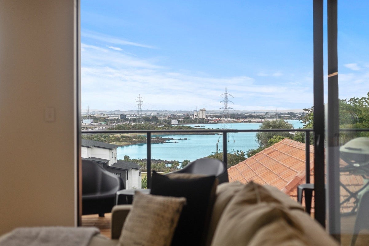 32 Seacliffe Road, Hillsborough, Auckland - Carousel 2