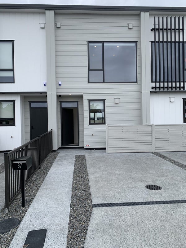 87 Waituarua Drive, Takanini, Auckland - Carousel 1