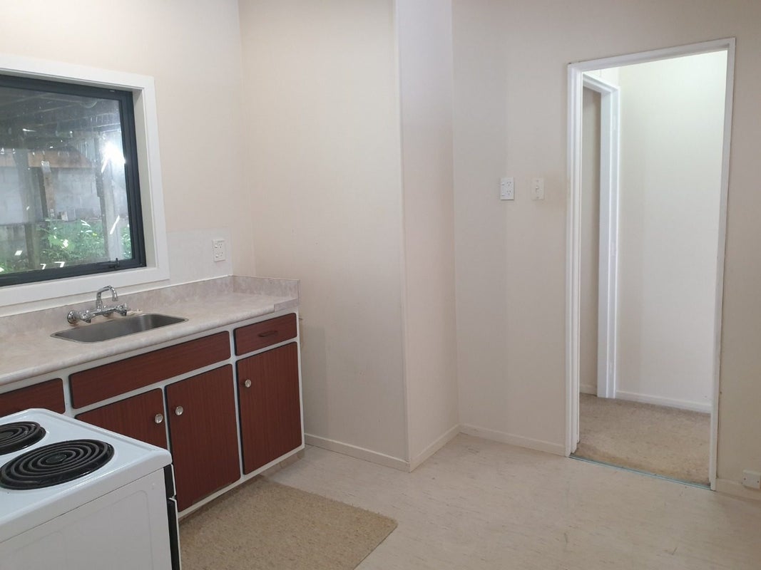 2/7 Raroa Road, Kelburn, Wellington - Carousel 2