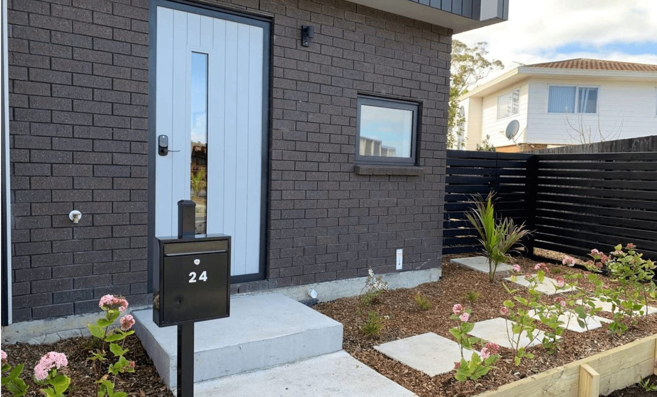 24 Hoopers Road, Glen Eden, Auckland - Carousel 2