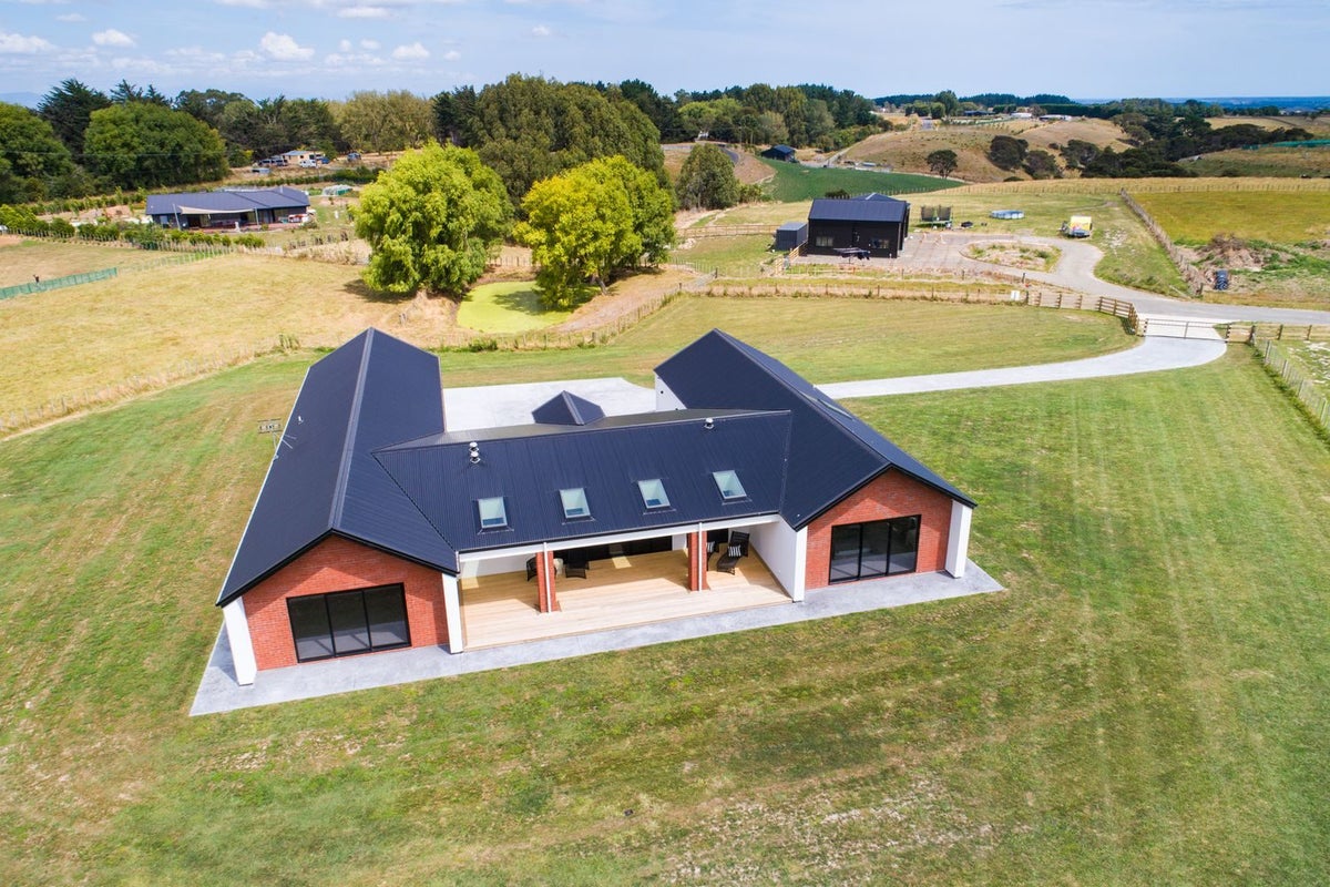 11 Te Kahu Lane, Halcombe, Feilding - Carousel 31