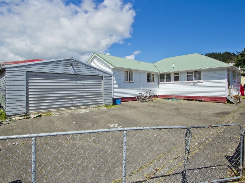 16 Young Grove, Stokes Valley, Lower Hutt - Carousel 6