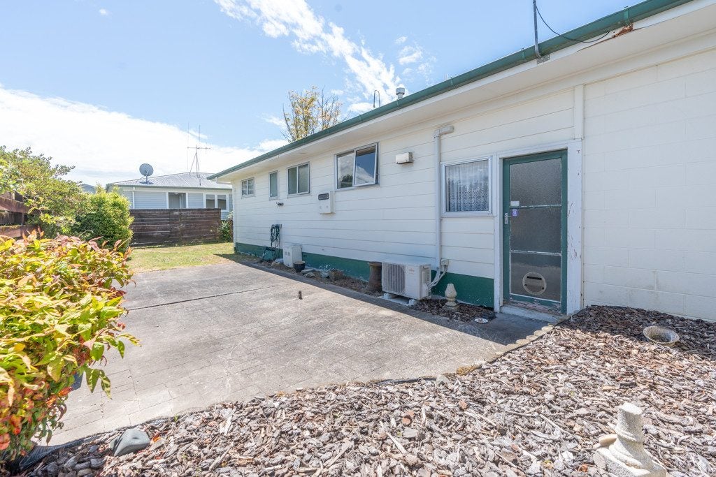 1B Grange Avenue, Nawton, Hamilton - Carousel 18