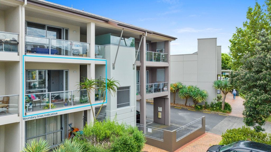 98B Michael Jones Drive, Flat Bush, Auckland - Carousel 2