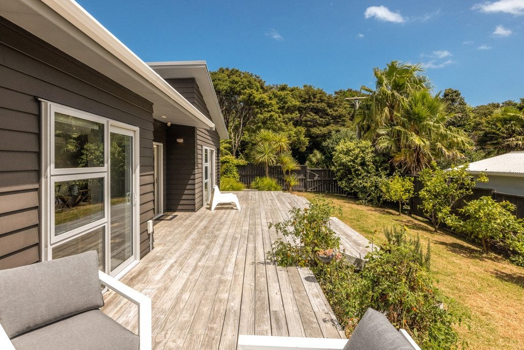 19 Sea View Road, Ostend, Waiheke Island - Carousel 2