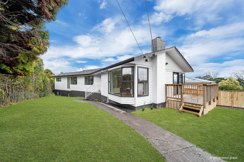 120 Flanshaw Road, Te Atatu South, Auckland - Carousel 2