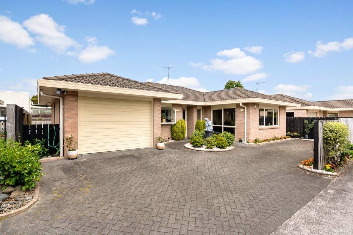 357A Great South Road, Opaheke, Papakura - Carousel 1