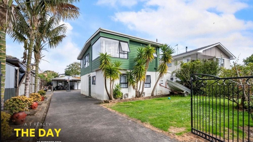 4 Ocean View Road, Weymouth, Auckland - Carousel 1