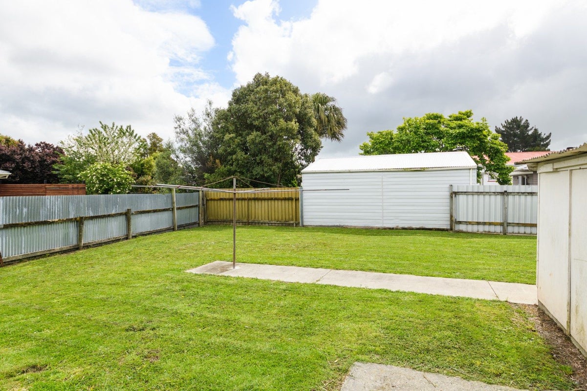 33 Crewe Crescent, Hokowhitu, Palmerston North - Carousel 26