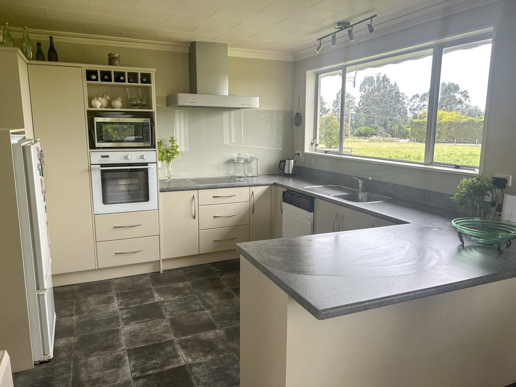 111 East Road, Ascot, Invercargill - Carousel 2