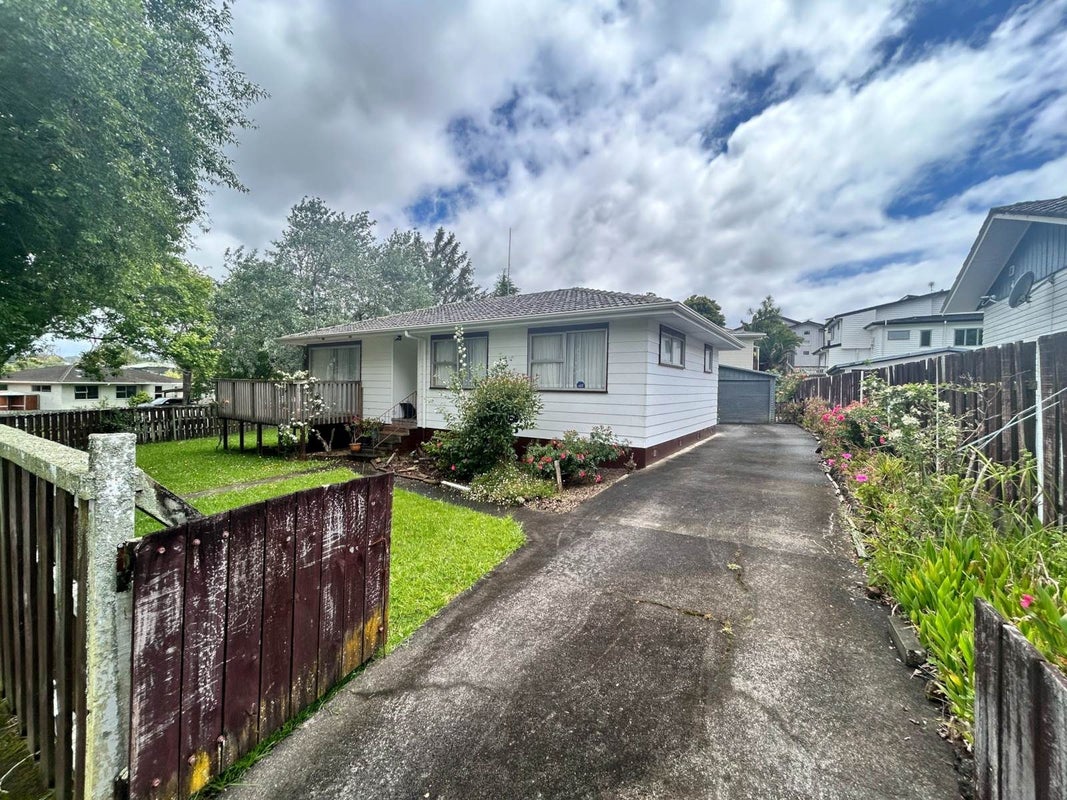 2 Taynith Place, Glenfield, Auckland - Carousel 1