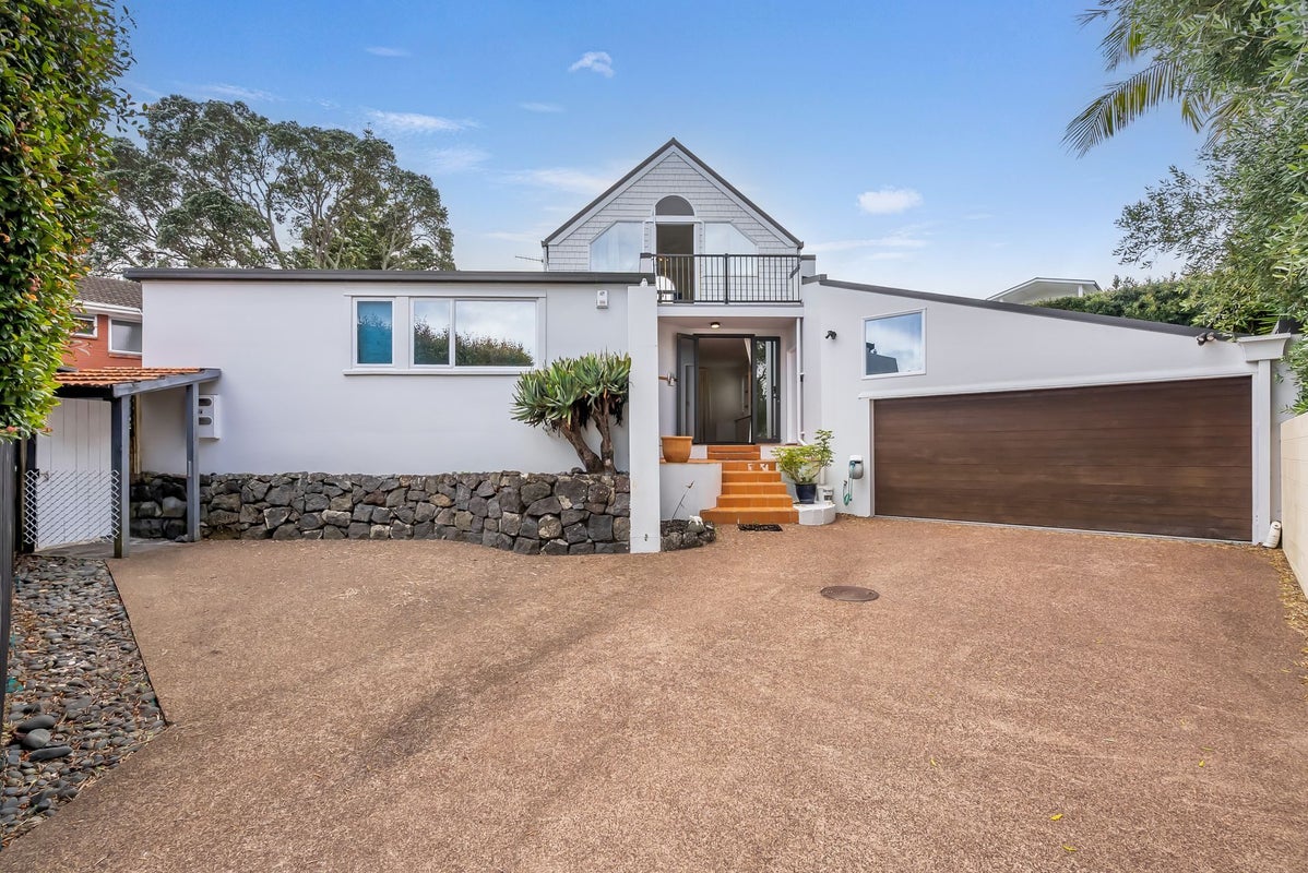 6A Ruapehu Street, Mount Eden, Auckland - Carousel 1