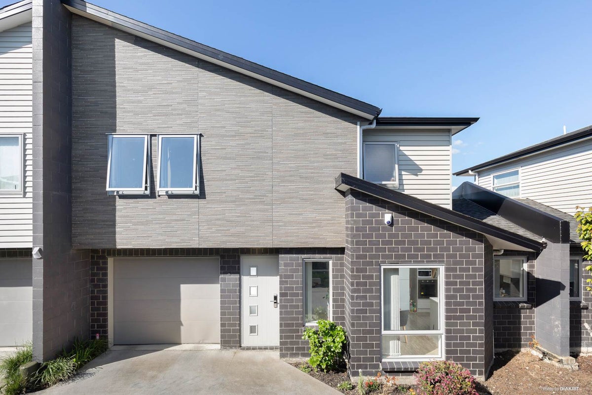 4/9 Maru Road, Takanini, Auckland - Carousel 1