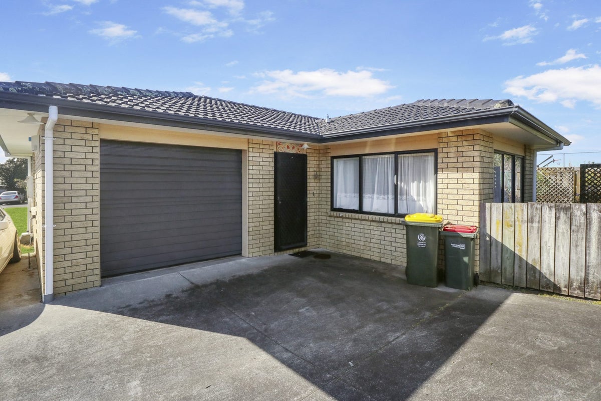 2/190 Finlayson Avenue, Clendon Park, Auckland - Carousel 1