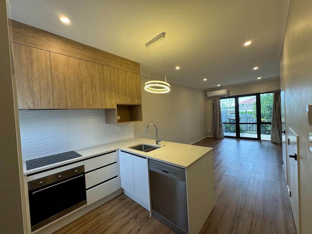 3/66 Swanson Road, Henderson, Auckland - Carousel 1