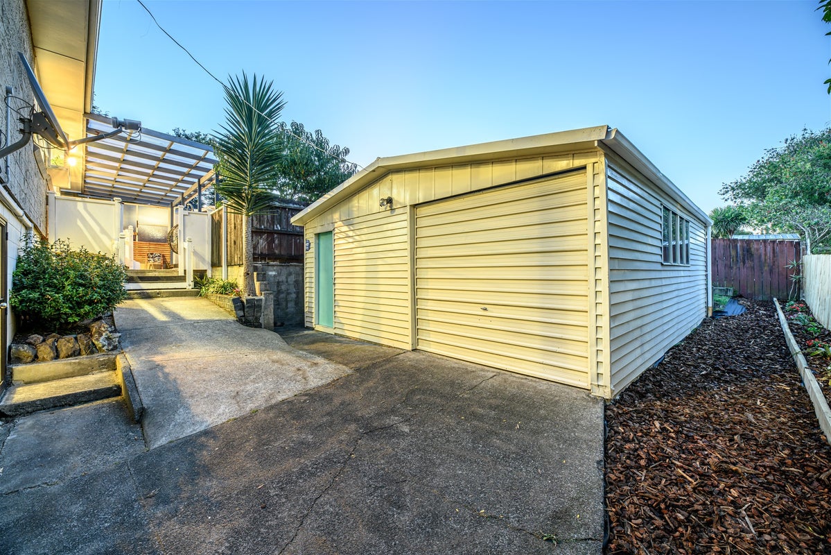 4 Barnfield Place, Glendene, Auckland - Carousel 23
