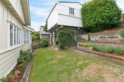 38 Waipapa Road, Hataitai, Wellington - Carousel 15