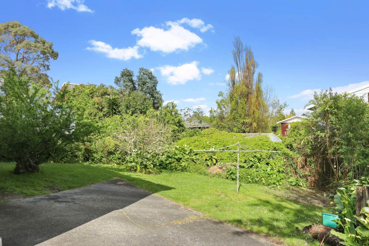 33 Captain Scott Road, Glen Eden, Auckland - Carousel 2