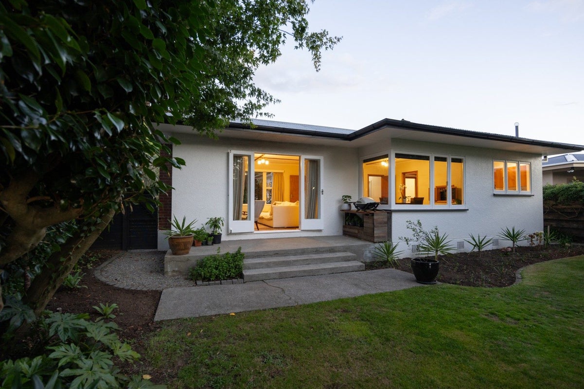 27 Winston Avenue, Hokowhitu, Palmerston North - Carousel 2
