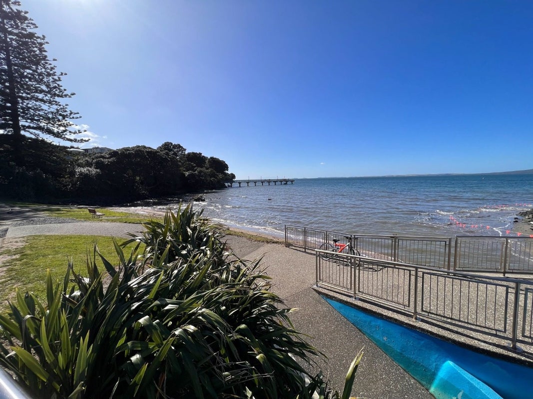 1/5 Gulf View Road, Murrays Bay, Auckland - Carousel 16