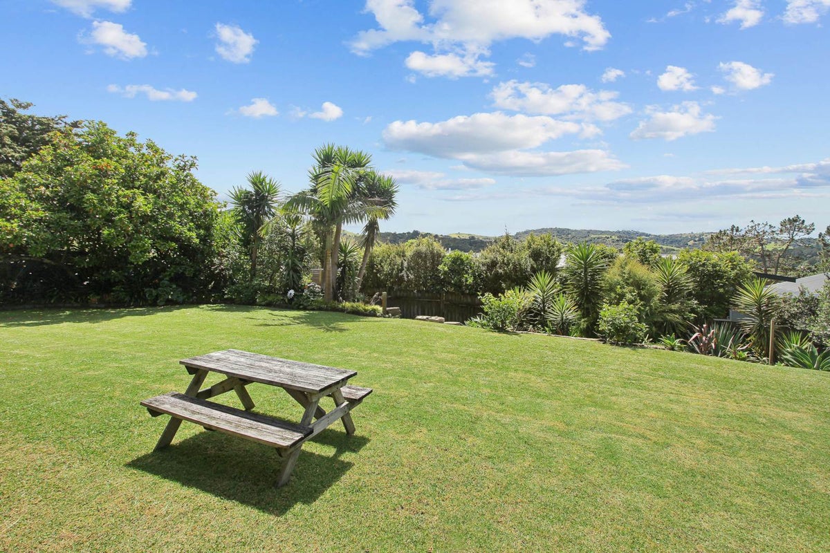 7 Hatfield Heights, Hatfields Beach, Orewa - Carousel 19
