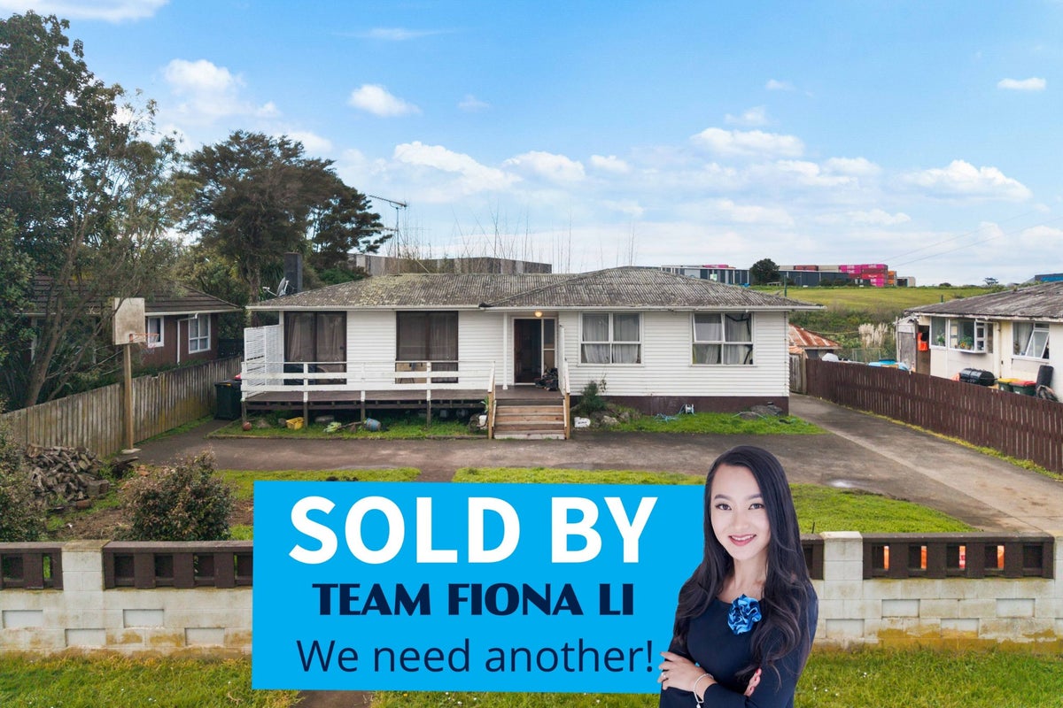 39 Blake Road, Mangere East, Auckland - Carousel 1